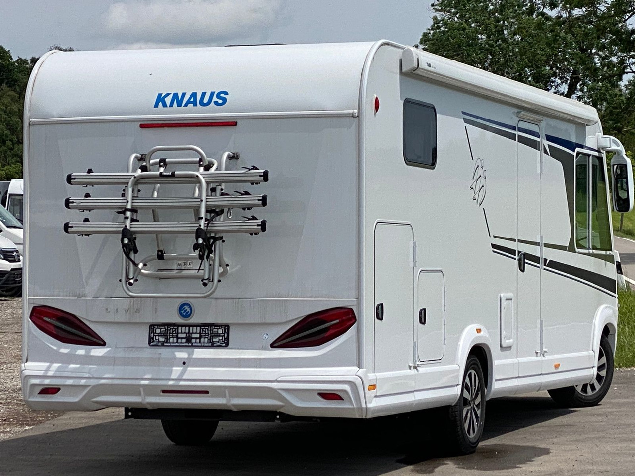 Knaus Live I 700 MEG,Automatik, Längsbetten - Integrált lakóautó: 3 kép. Knaus Live I 700 MEG,Automatik, Längsbetten - Integrált lakóautó: 3 kép.
