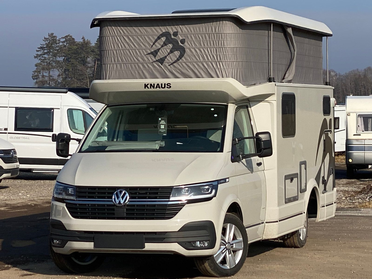 Knaus Tourer CUV 500 MQ CUVISION ohne Slide Bett - Félintegrált lakóautó: 3 kép. Knaus Tourer CUV 500 MQ CUVISION ohne Slide Bett - Félintegrált lakóautó: 3 kép.