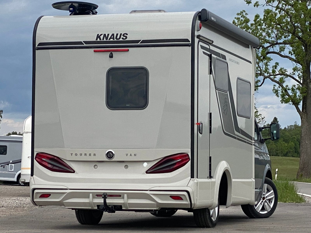 Knaus Tourer Van 500 LT, slide Bett, 4 P. Zulassung - Félintegrált lakóautó: 5 kép. Knaus Tourer Van 500 LT, slide Bett, 4 P. Zulassung - Félintegrált lakóautó: 5 kép.
