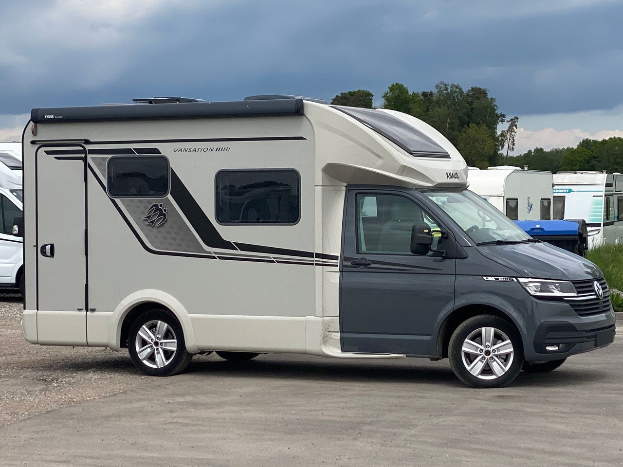 Knaus Tourer Van 500 LT, slide Bett, 4 P. Zulassung - Félintegrált lakóautó: 4 kép. Knaus Tourer Van 500 LT, slide Bett, 4 P. Zulassung - Félintegrált lakóautó: 4 kép.