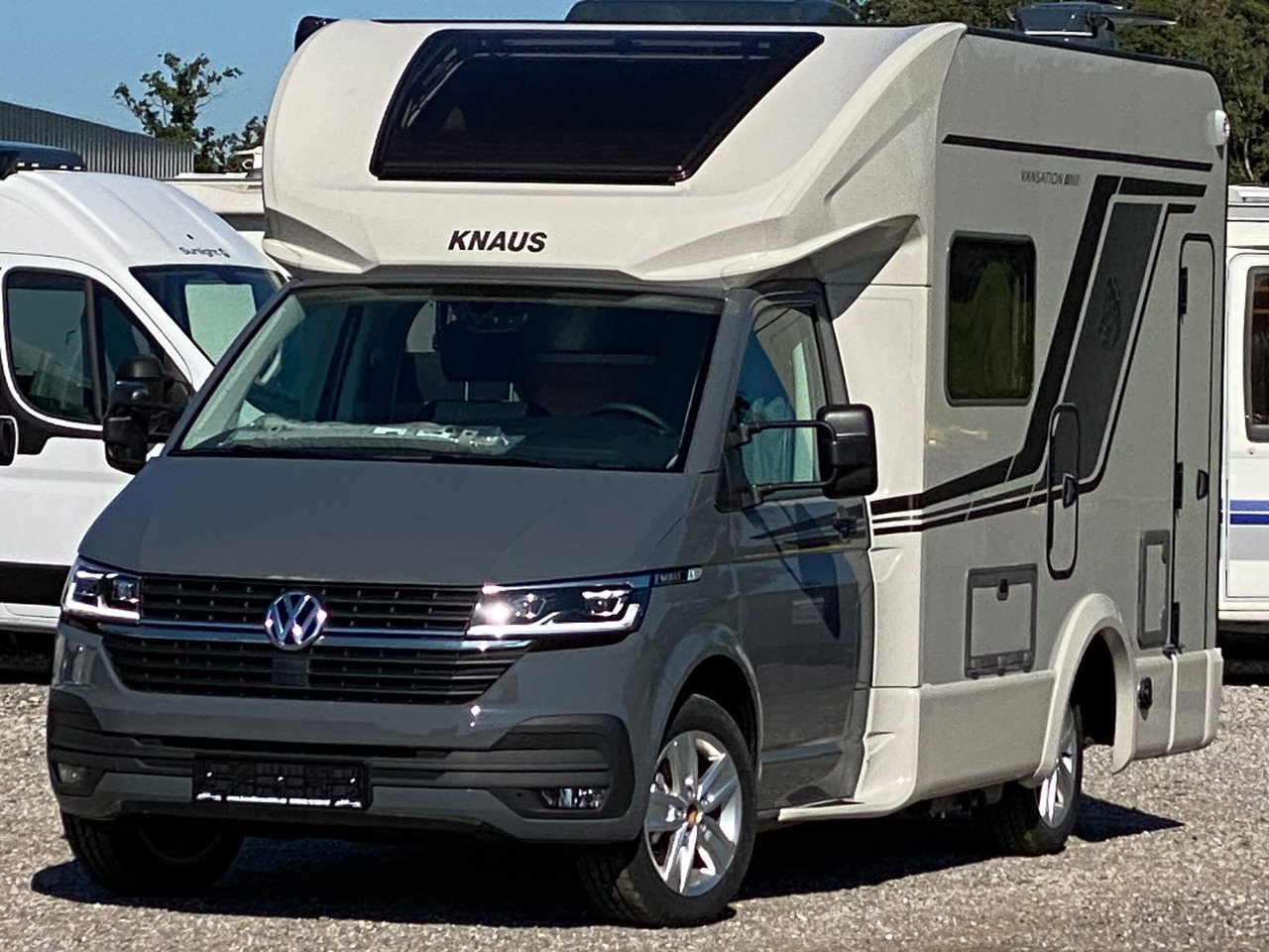 Knaus Tourer Van Vansation 500 LT, ohne Slidebett - Félintegrált lakóautó: 3 kép. Knaus Tourer Van Vansation 500 LT, ohne Slidebett - Félintegrált lakóautó: 3 kép.