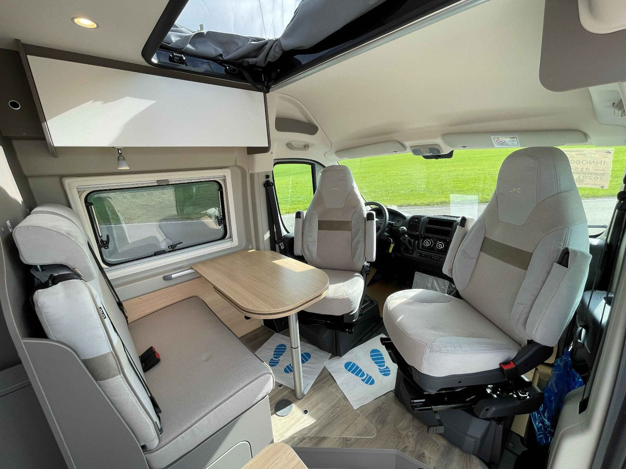Kempingautó LMC INNOVAN 600 ,ASD, Aufstelldach,26 Modell,Navi: 27 kép.