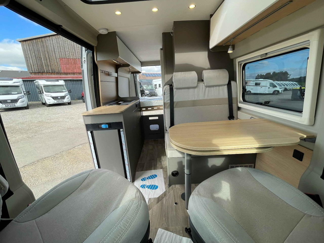Kempingautó LMC INNOVAN 600 ,ASD, Aufstelldach,26 Modell,Navi: 37 kép.