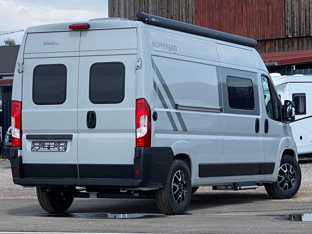 LMC INNOVAN 600 ,Dieselheizung,Modell 25,Automatik - Kempingautó: 5 kép. LMC INNOVAN 600 ,Dieselheizung,Modell 25,Automatik - Kempingautó: 5 kép.