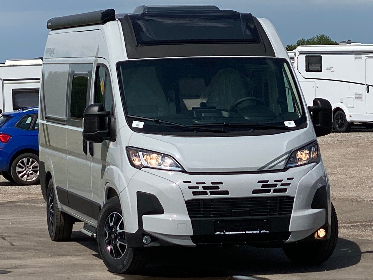 LMC INNOVAN 600 ,Dieselheizung,Modell 25,Automatik - Kempingautó: 1 kép. LMC INNOVAN 600 ,Dieselheizung,Modell 25,Automatik - Kempingautó: 1 kép.