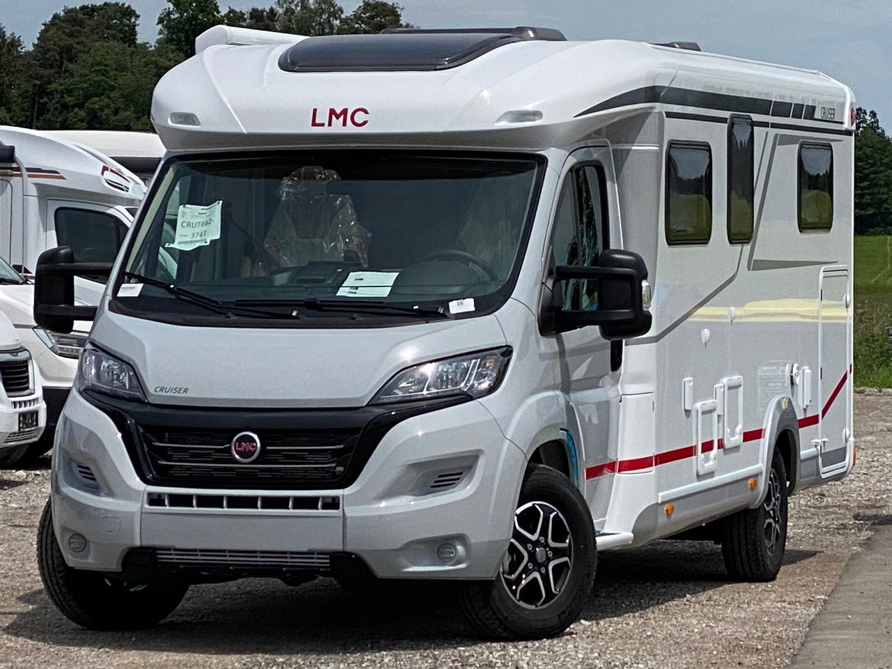 LMC T 662 Grey Selection,Automatik, MarkiseALDE Heiz - Félintegrált lakóautó: 2 kép. LMC T 662 Grey Selection,Automatik, MarkiseALDE Heiz - Félintegrált lakóautó: 2 kép.
