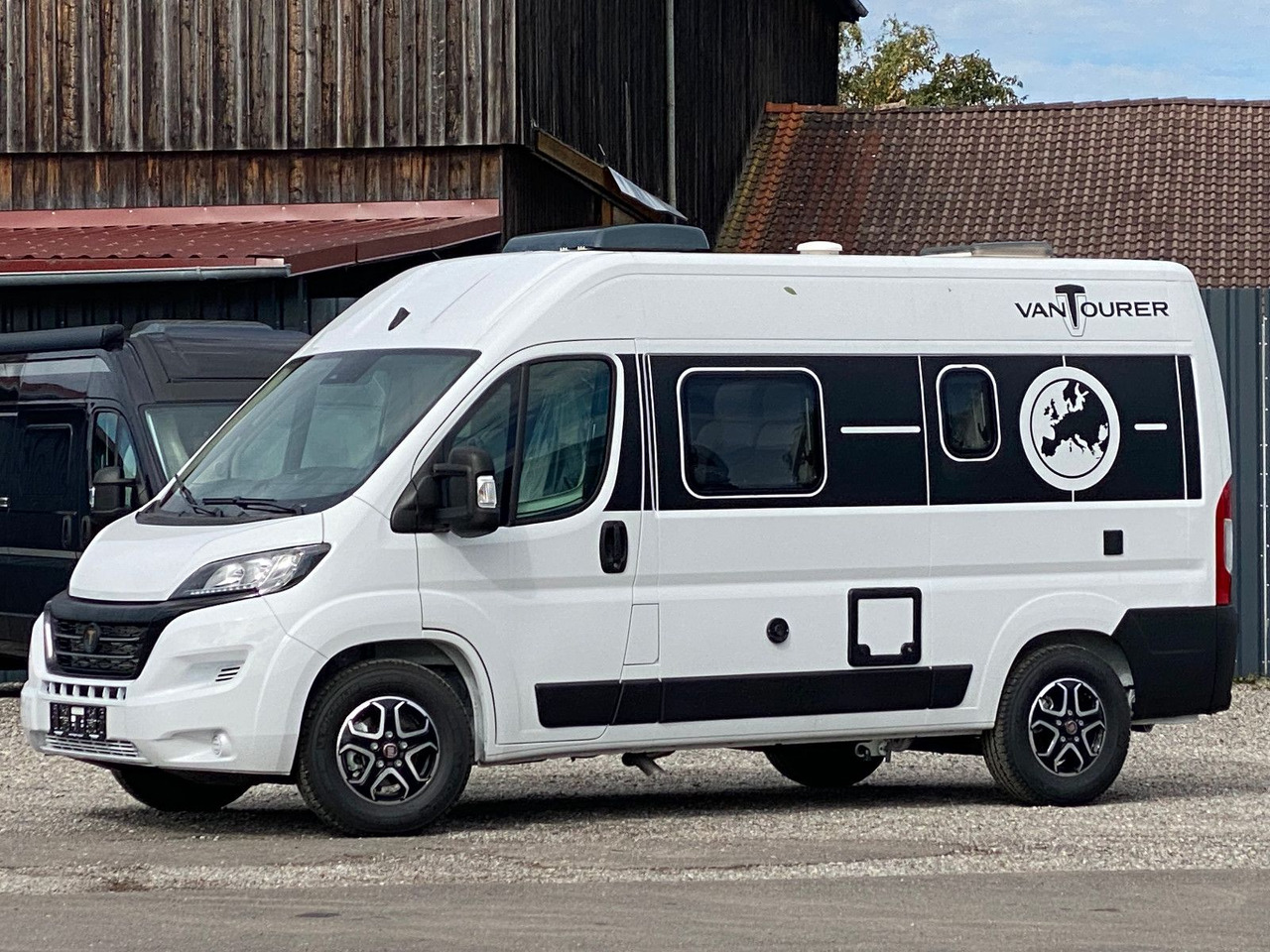 VANTourer 540 D,Automatik - Kempingautó: 4 kép. VANTourer 540 D,Automatik - Kempingautó: 4 kép.