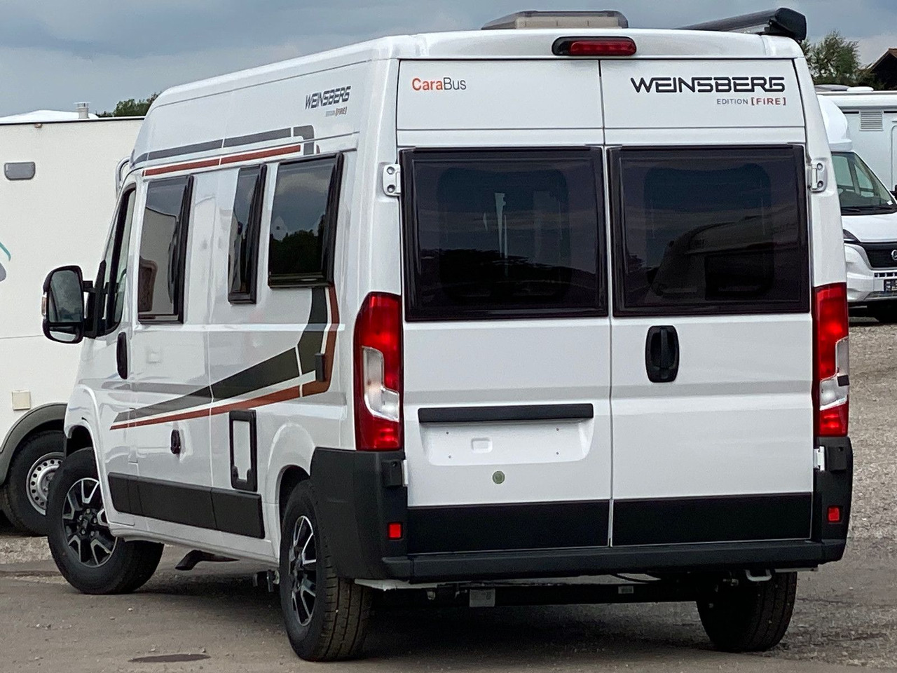 Weinsberg CaraBus 600 MQ EDITION Fire - Kempingautó: 5 kép. Weinsberg CaraBus 600 MQ EDITION Fire - Kempingautó: 5 kép.