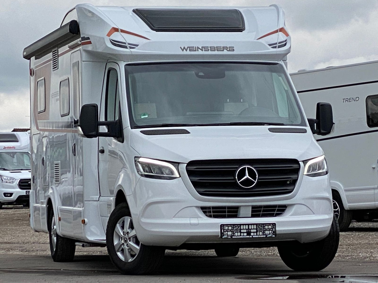 Weinsberg CaraCompact Suite 640 MEG EDITION ,Hubbett - Félintegrált lakóautó: 3 kép. Weinsberg CaraCompact Suite 640 MEG EDITION ,Hubbett - Félintegrált lakóautó: 3 kép.