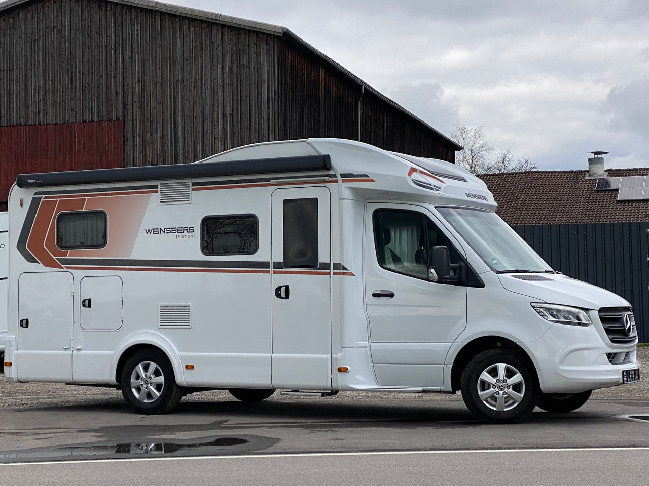 Weinsberg CaraCompact Suite 640 MEG EDITION ,Hubbett - Félintegrált lakóautó: 4 kép. Weinsberg CaraCompact Suite 640 MEG EDITION ,Hubbett - Félintegrált lakóautó: 4 kép.