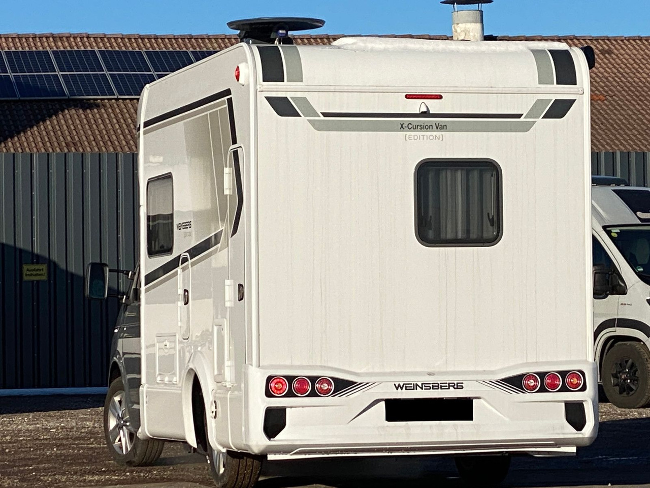 Weinsberg X-Cursion Van Edition 500utomatik,AHK LT, A - Félintegrált lakóautó: 4 kép. Weinsberg X-Cursion Van Edition 500utomatik,AHK LT, A - Félintegrált lakóautó: 4 kép.