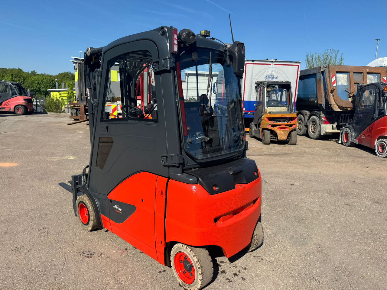 LINDE E20PHL-02 Elektro Triplex Kabine Heizung integriertes Ladegerät - Elektromos targonca: 4 kép. LINDE E20PHL-02 Elektro Triplex Kabine Heizung integriertes Ladegerät - Elektromos targonca: 4 kép.