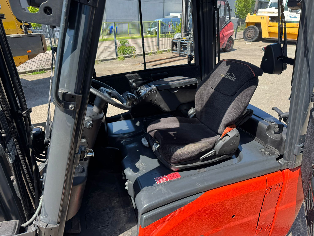 Linde E20L-02 Triplex Elektro Zinkenverstellgerät - Elektromos targonca: 5 kép. Linde E20L-02 Triplex Elektro Zinkenverstellgerät - Elektromos targonca: 5 kép.
