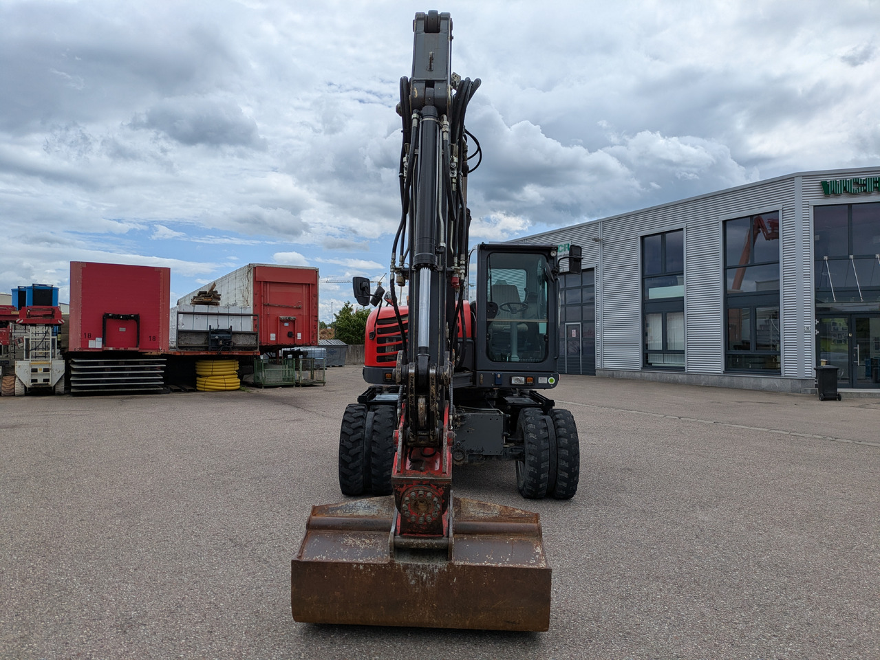 TEREX TW110 Mobilbagger Powertilt Rußpartikelfilter - Gumikerekes kotró: 3 kép. TEREX TW110 Mobilbagger Powertilt Rußpartikelfilter - Gumikerekes kotró: 3 kép.