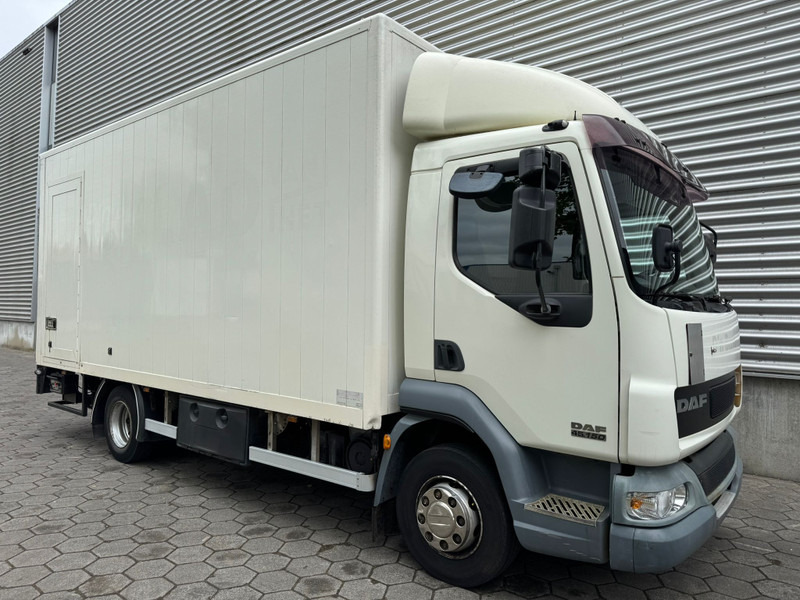 DAF LF 45.150 / Manual / Euro 3 / Tail Lift / TUV: 2-2026 / NL truck - Dobozos felépítményű teherautó: 2 kép. DAF LF 45.150 / Manual / Euro 3 / Tail Lift / TUV: 2-2026 / NL truck - Dobozos felépítményű teherautó: 2 kép.