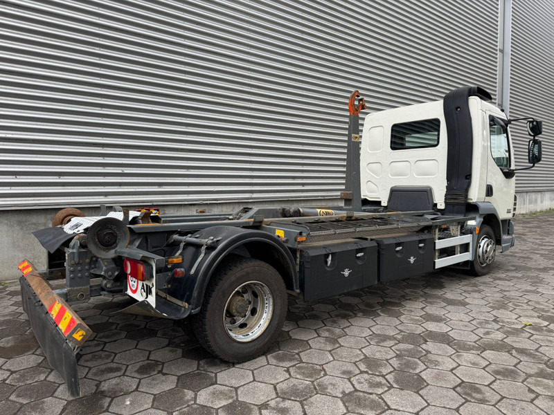 DAF LF 45.180 / Hook System / Manual / TUV: 11-2025 / Belgium Truck - Horgos rakodó teherautó: 3 kép. DAF LF 45.180 / Hook System / Manual / TUV: 11-2025 / Belgium Truck - Horgos rakodó teherautó: 3 kép.