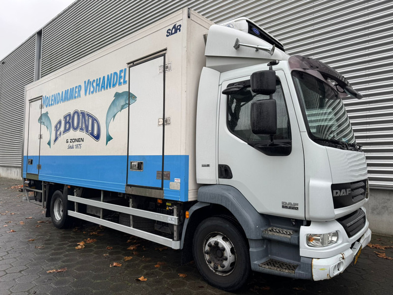 DAF LF 55.220 / Carrier / 6 Cilinder / Tail Lift / Euro 5 / 380.000 KM / NL Truck - Hűtős teherautó: 2 kép. DAF LF 55.220 / Carrier / 6 Cilinder / Tail Lift / Euro 5 / 380.000 KM / NL Truck - Hűtős teherautó: 2 kép.