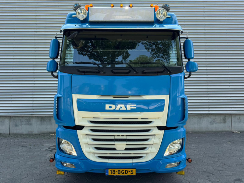 DAF XF 440 SC / 2 Tanks / Roof Klima / NL Truck - Nyergesvontató: 4 kép. DAF XF 440 SC / 2 Tanks / Roof Klima / NL Truck - Nyergesvontató: 4 kép.