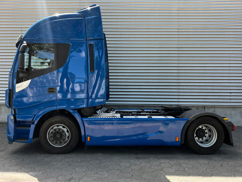 Iveco Stralis AS 570 / Retarder / Roof Klima / 2 Tanks / 2 In Stock - Nyergesvontató: 5 kép. Iveco Stralis AS 570 / Retarder / Roof Klima / 2 Tanks / 2 In Stock - Nyergesvontató: 5 kép.