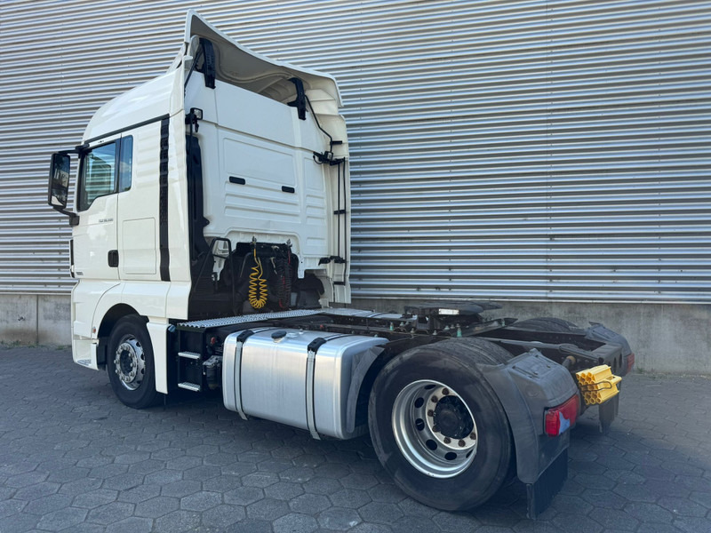 MAN TGX 18.500 XLX / Intarder / Roof Klima / 2 Tanks - Nyergesvontató: 3 kép. MAN TGX 18.500 XLX / Intarder / Roof Klima / 2 Tanks - Nyergesvontató: 3 kép.