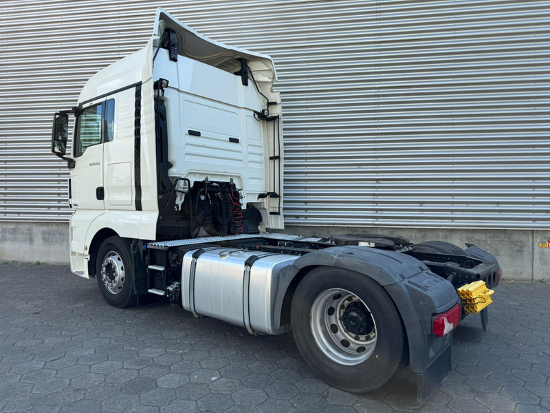 MAN TGX 18.500 XLX / Intarder / Roof Klima / 2 Tanks - Nyergesvontató: 3 kép. MAN TGX 18.500 XLX / Intarder / Roof Klima / 2 Tanks - Nyergesvontató: 3 kép.