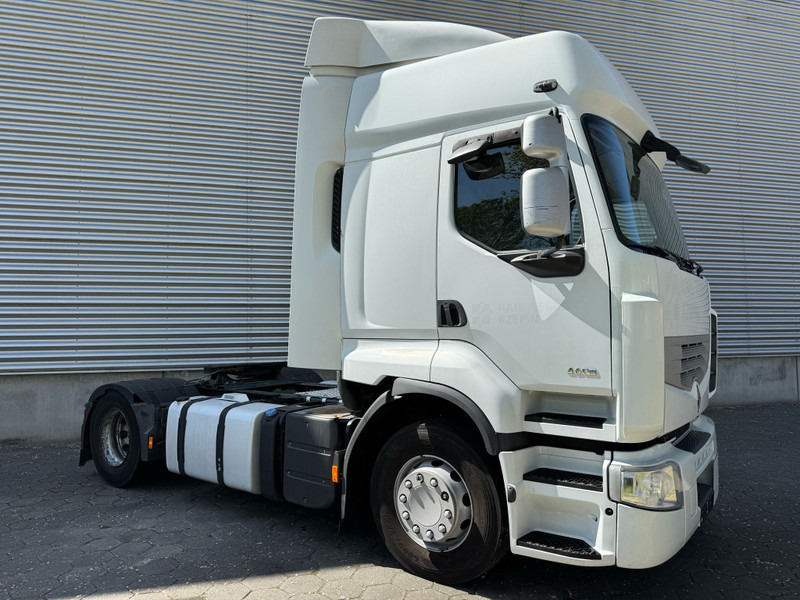 Renault Premium 460 DXI / EEV / Retarder / 2 Tanks / 2 In Stock - Nyergesvontató: 2 kép. Renault Premium 460 DXI / EEV / Retarder / 2 Tanks / 2 In Stock - Nyergesvontató: 2 kép.