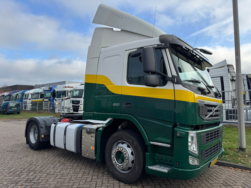Volvo FM 330 / I-Shift / Euro 5 / TUV: 6-2025 / NL Truck - Nyergesvontató: 2 kép. Volvo FM 330 / I-Shift / Euro 5 / TUV: 6-2025 / NL Truck - Nyergesvontató: 2 kép.