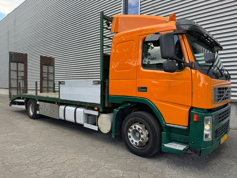 Volvo FM 300 / Machine Transport / Hydraulic Ramp / Klima / TUV:7-2025 / NL Truck - Teherautó: 2 kép. Volvo FM 300 / Machine Transport / Hydraulic Ramp / Klima / TUV:7-2025 / NL Truck - Teherautó: 2 kép.