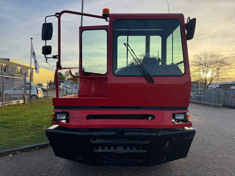 Terberg YT182 / Klima / NL Truck - Terminál targoncá: 5 kép. Terberg YT182 / Klima / NL Truck - Terminál targoncá: 5 kép.