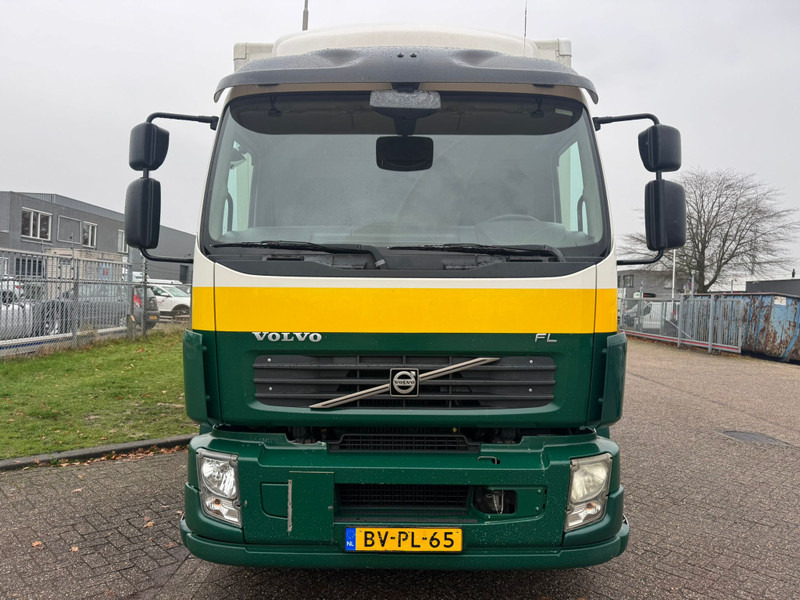 Volvo FL 240 / 6 Cylinder / 18 Tons / Manual / Tail Lift / TUV:1-2026 / NL Truck - Dobozos felépítményű teherautó: 5 kép. Volvo FL 240 / 6 Cylinder / 18 Tons / Manual / Tail Lift / TUV:1-2026 / NL Truck - Dobozos felépítményű teherautó: 5 kép.