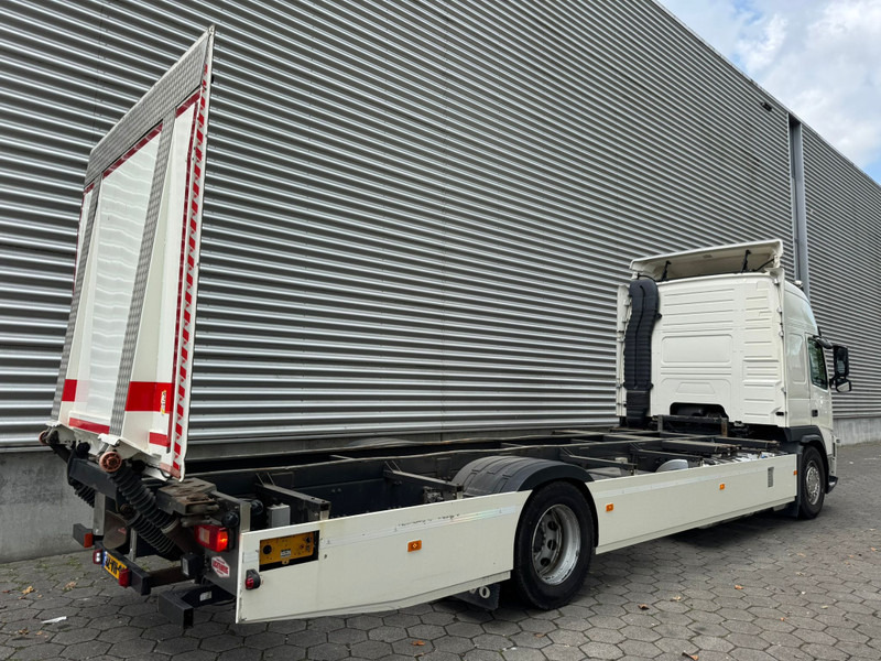 Volvo FM 330 XL EEV / I-Shift / VEB+ / 334.000..KM!! / Tail Lift / NL Truck - Cserefelépítményes teherautó: 3 kép. Volvo FM 330 XL EEV / I-Shift / VEB+ / 334.000..KM!! / Tail Lift / NL Truck - Cserefelépítményes teherautó: 3 kép.