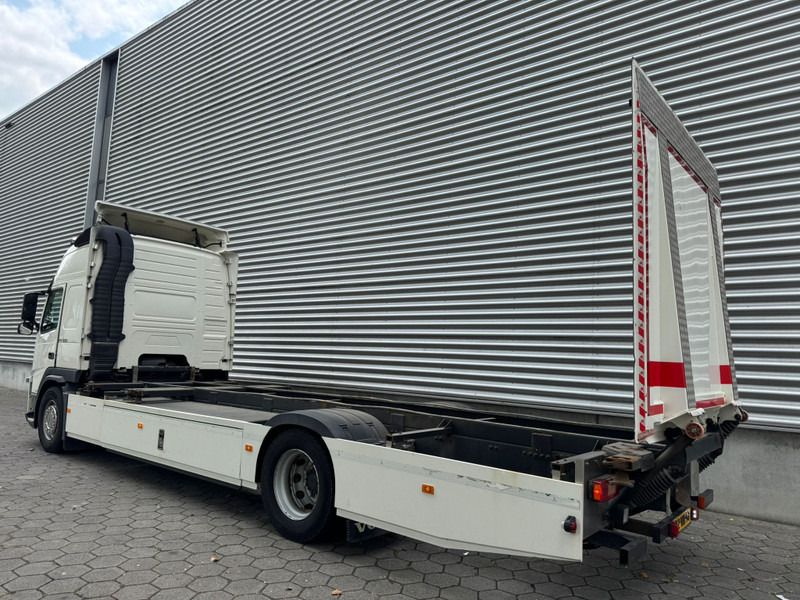 Volvo FM 330 XL EEV / I-Shift / VEB+ / 334.000..KM!! / Tail Lift / NL Truck - Cserefelépítményes teherautó: 2 kép. Volvo FM 330 XL EEV / I-Shift / VEB+ / 334.000..KM!! / Tail Lift / NL Truck - Cserefelépítményes teherautó: 2 kép.