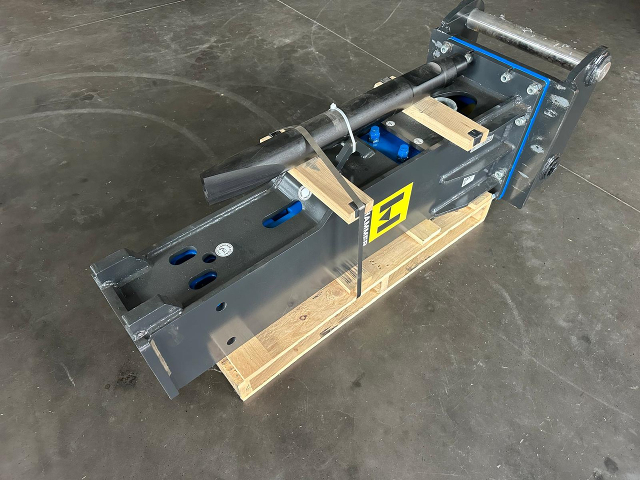 HAMMER MS900 - Hidraulikus törőfej - Építőipari gépek: 2 kép. HAMMER MS900 - Hidraulikus törőfej - Építőipari gépek: 2 kép.