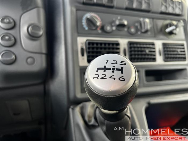 Iveco 100E22 4x4 (M104) - Platós teherautó: 4 kép. Iveco 100E22 4x4 (M104) - Platós teherautó: 4 kép.