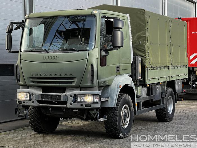 Iveco 100E22 4x4 (M104) - Platós teherautó: 1 kép. Iveco 100E22 4x4 (M104) - Platós teherautó: 1 kép.