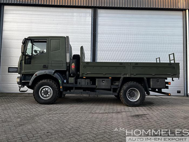 Iveco EuroCargo 100E22 4x4 - Platós teherautó: 3 kép. Iveco EuroCargo 100E22 4x4 - Platós teherautó: 3 kép.