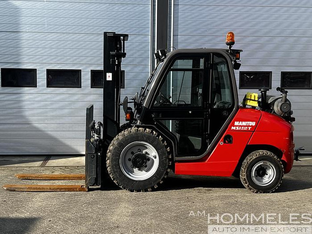 Manitou MSI35T 4ST3A - Terepjáró képességű targoncá: 2 kép. Manitou MSI35T 4ST3A - Terepjáró képességű targoncá: 2 kép.