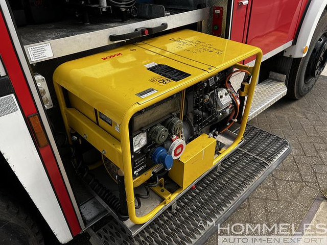 Tűzoltóautó Mercedes-Benz 1224 AF 4x4: 16 kép.