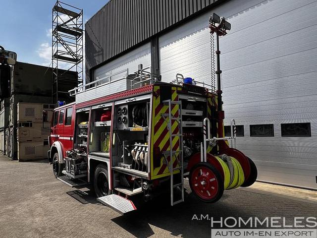 Tűzoltóautó Mercedes-Benz 1224 AF 4x4: 6 kép.