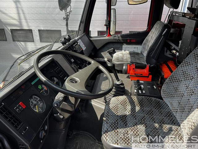 Tűzoltóautó Mercedes-Benz 1224 AF 4x4: 17 kép.