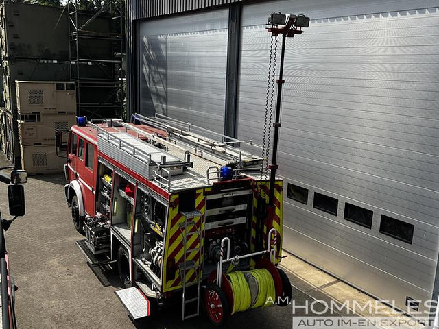 Tűzoltóautó Mercedes-Benz 1224 AF 4x4: 8 kép.