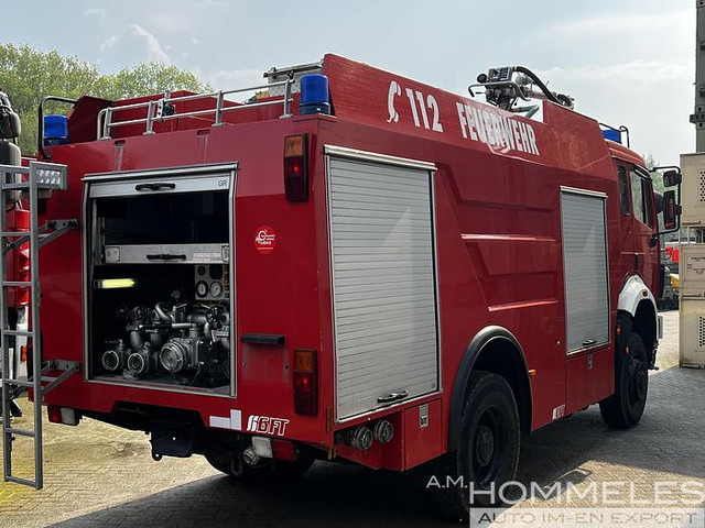 Mercedes-Benz 1831 4x4 - Tűzoltóautó: 4 kép. Mercedes-Benz 1831 4x4 - Tűzoltóautó: 4 kép.