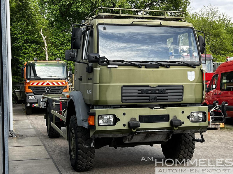 MAN 18.225 LAC 4x4 - Teherautó: 2 kép. MAN 18.225 LAC 4x4 - Teherautó: 2 kép.