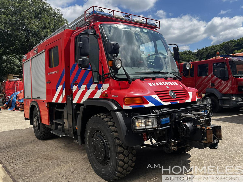 Unimog U500 - Tűzoltóautó: 5 kép. Unimog U500 - Tűzoltóautó: 5 kép.