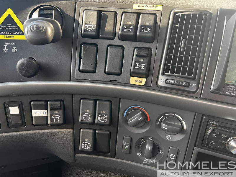 Horgos rakodó teherautó Volvo FM 330 6X4, Multilift: 12 kép.