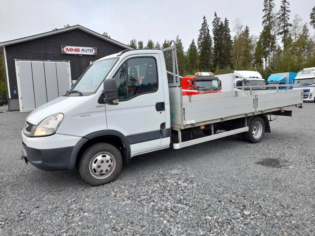 Iveco Daily 40 C18 automat - Platós kisteherautó: 1 kép. Iveco Daily 40 C18 automat - Platós kisteherautó: 1 kép.