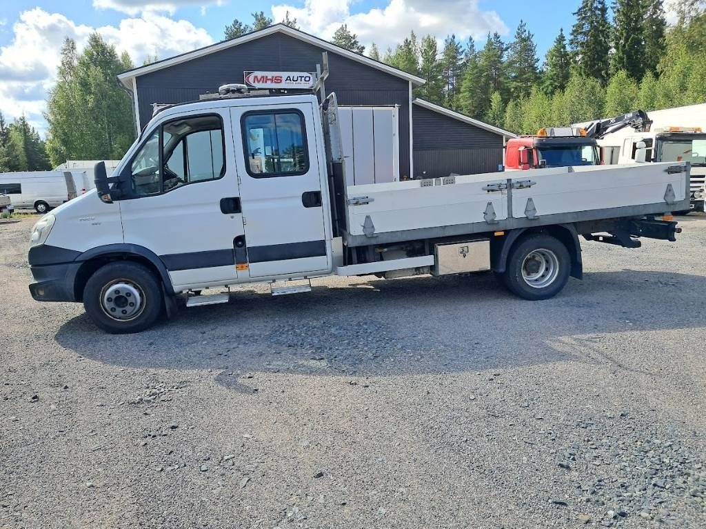 Iveco Daily 70 C17 Doppel 3.0 - Platós teherautó: 2 kép. Iveco Daily 70 C17 Doppel 3.0 - Platós teherautó: 2 kép.
