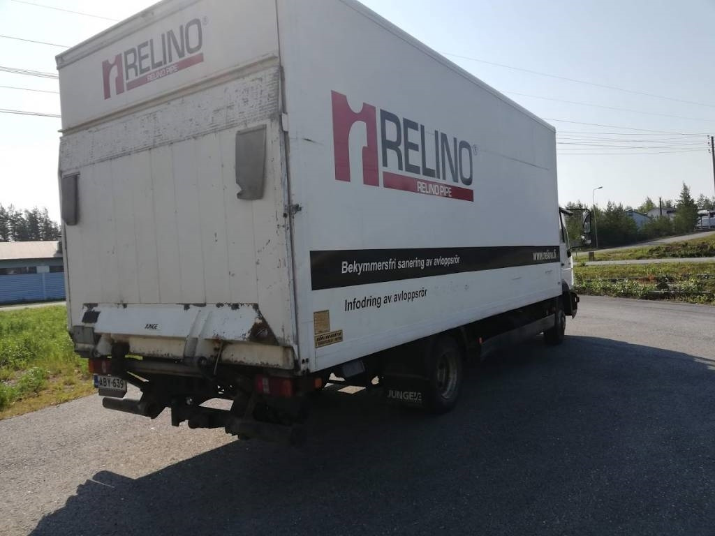 MAN 8.180 - Dobozos felépítményű teherautó: 5 kép. MAN 8.180 - Dobozos felépítményű teherautó: 5 kép.