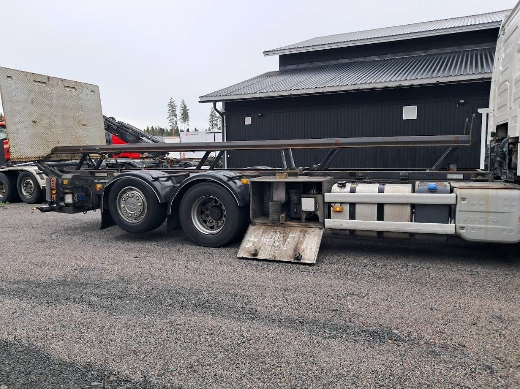 Volvo FH 13 500 - Cserefelépítményes teherautó: 5 kép. Volvo FH 13 500 - Cserefelépítményes teherautó: 5 kép.
