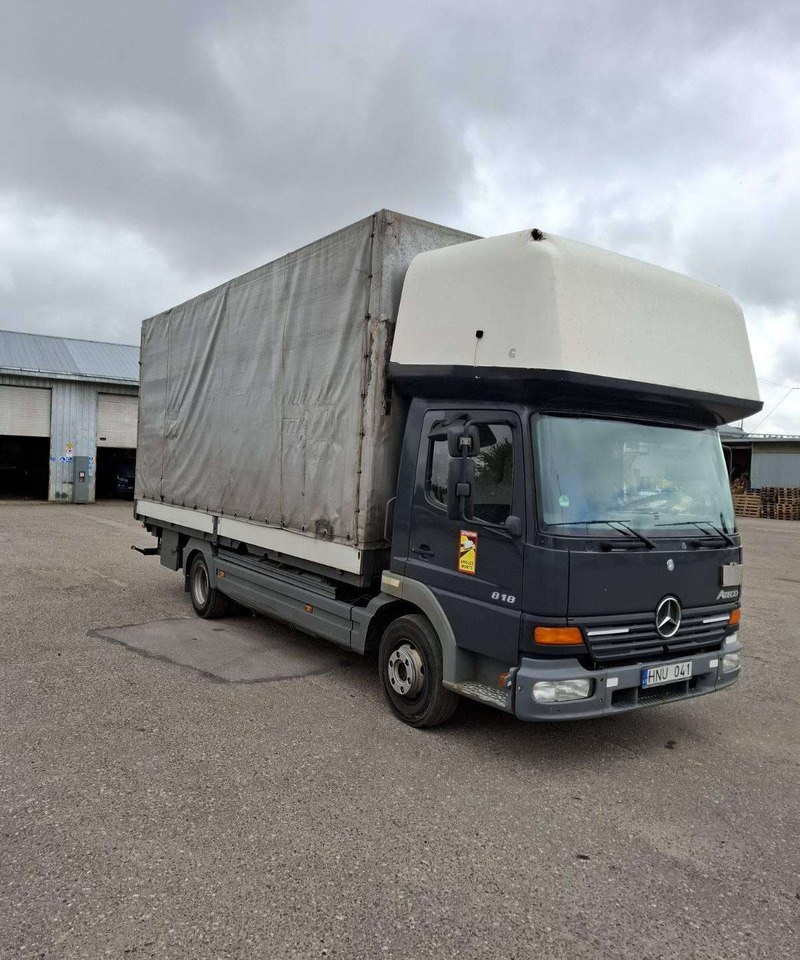 Mercedes-Benz Atego 818 - Ponyvás teherautó: 1 kép. Mercedes-Benz Atego 818 - Ponyvás teherautó: 1 kép.